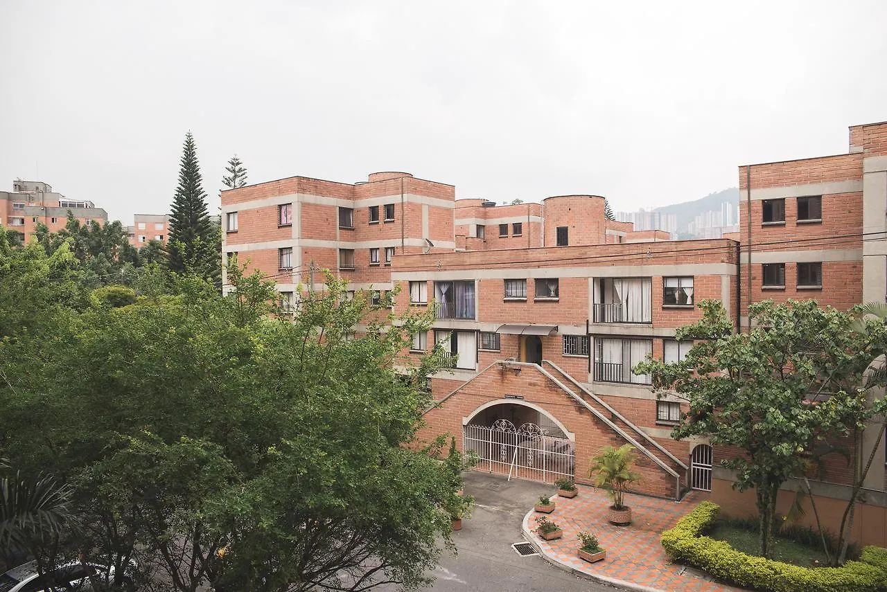 Apartamento En Medellin Alcazar De La Mota 0*,